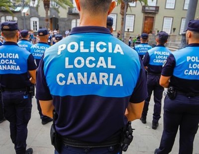 Dos policías agreden brutalmente a personas al grito de "sudacas de mierda" en Las Palmas