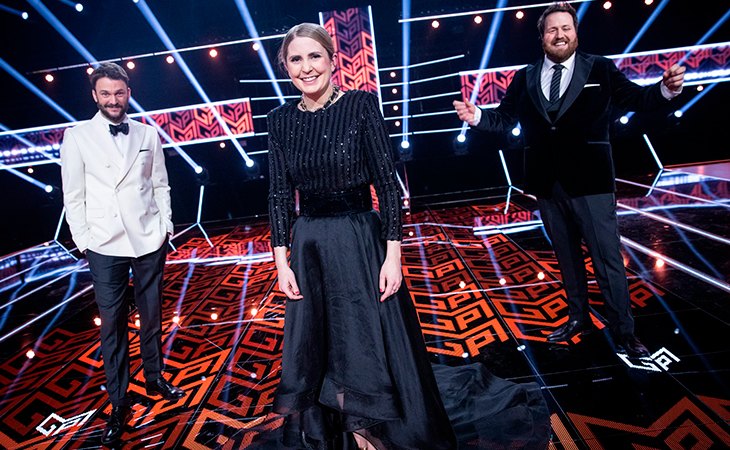 Kåre Magnus Bergh, Ingrid Gjessing Linhave y Silje Nordnes presentarán la gran final del Melodi Grand Prix 2021 en Oslo. Fuente: Julia Marie Naglestad - NRK