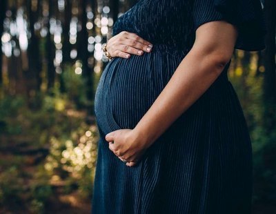 Una mujer da a luz asegurando haberse quedado embarazada horas antes por una ráfaga de viento