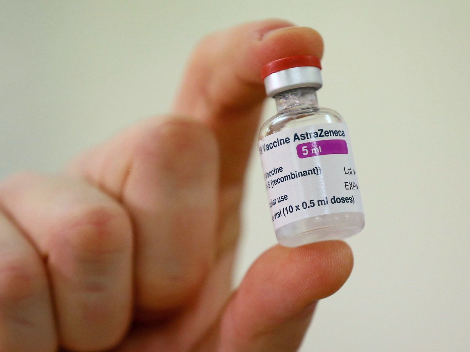 Las dudas sobre la vacuna de AstraZeneca: lo que dice la ciencia sobre la inyección más reticente
