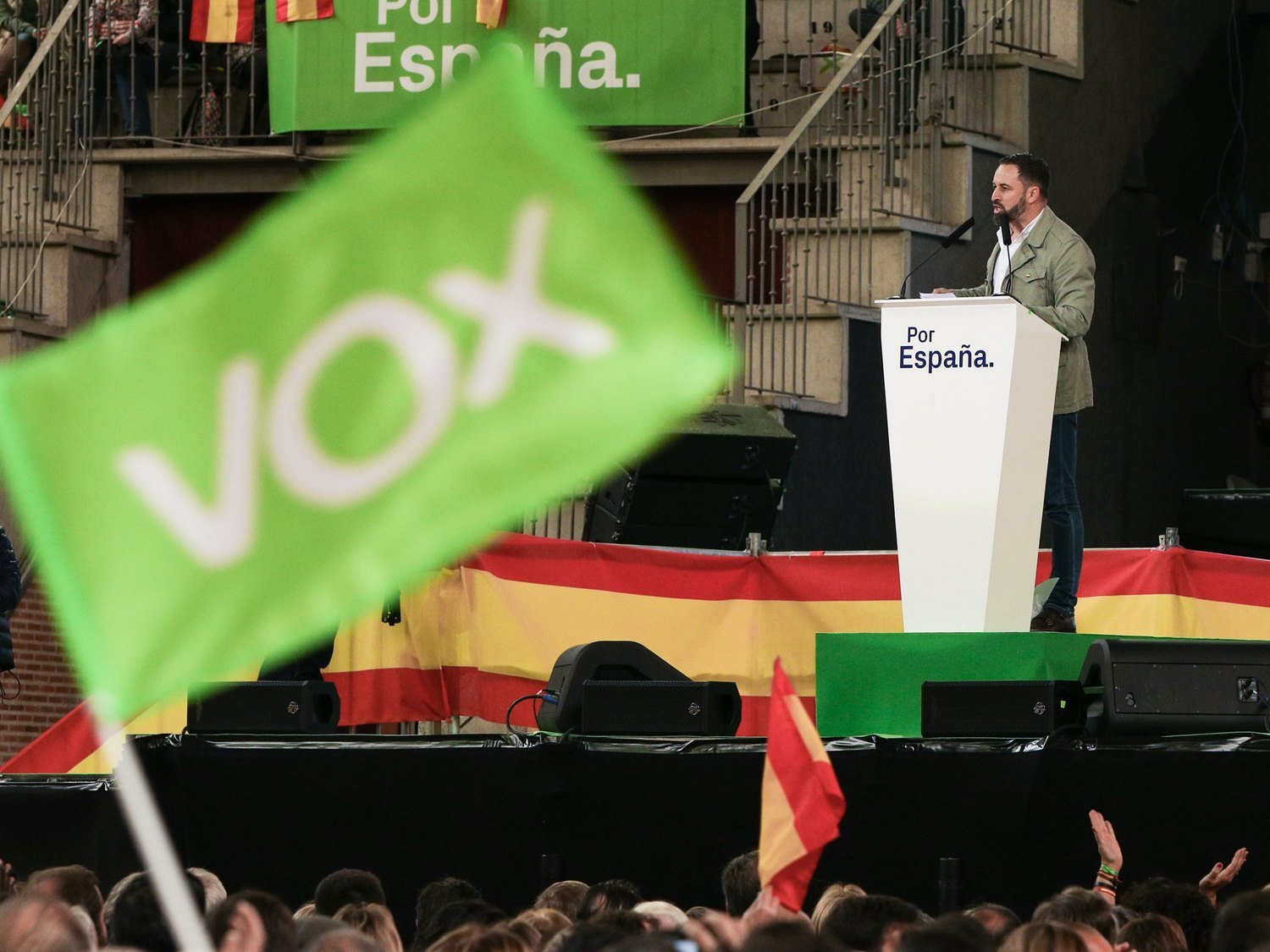 La estrategia de VOX con el veto parental: ¿Hacer caer los Gobiernos de Madrid y Andalucía para forzar elecciones?