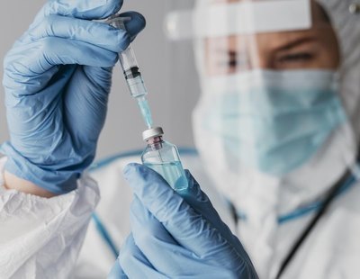 Confirman que la cepa sudafricana escapa a las vacunas y aumenta el riesgo de reinfección