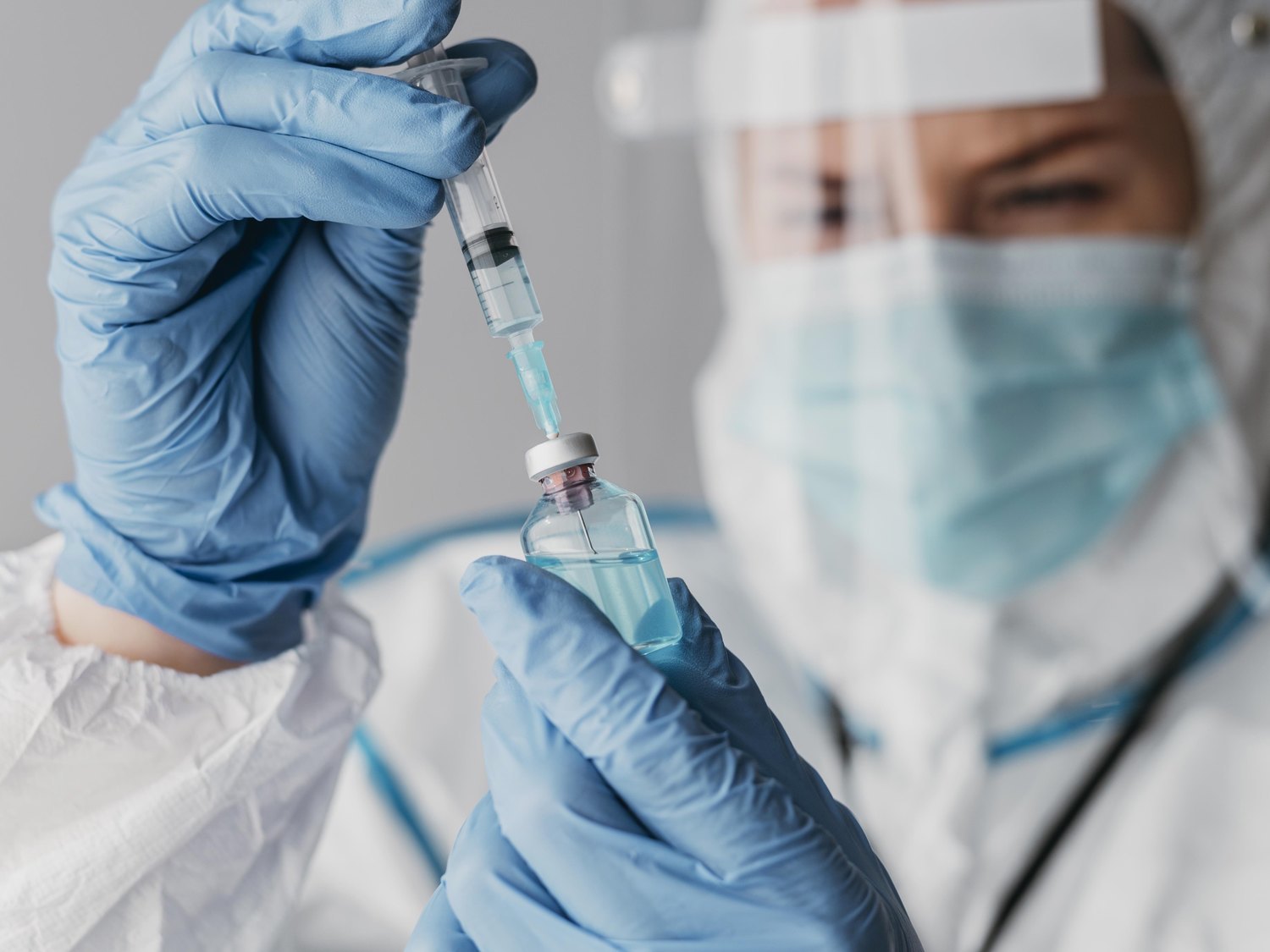 Confirman que la cepa sudafricana escapa a las vacunas y aumenta el riesgo de reinfección