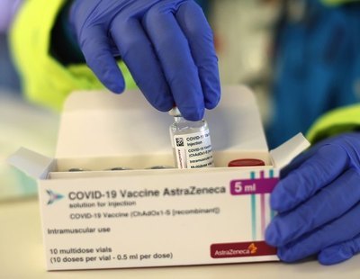 La vacuna de AstraZeneca y los trombos: España ha recibido y administrado el lote investigado
