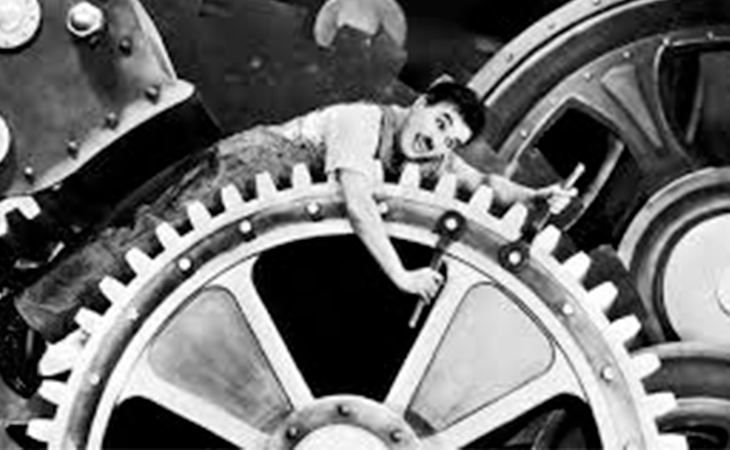 Charles Chaplin critica a la sociedad a través del humor