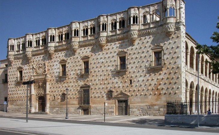 Fachada del Palacio del Infantado