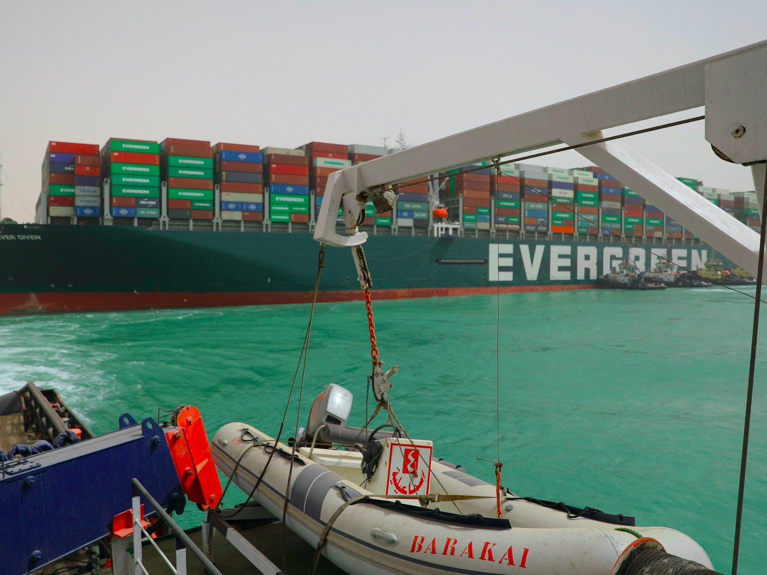 El canal de Suez sigue taponado por el Ever Given: ¿Qué supone para la economía mundial?