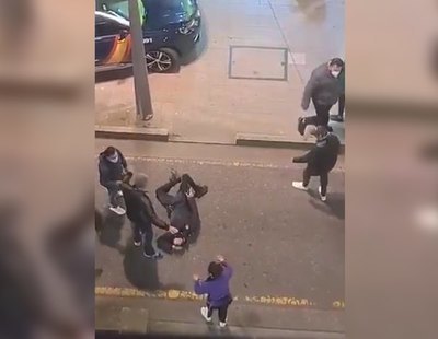 Detenidos por agredir a un policía fuera de servicio al increparles por no usar mascarilla