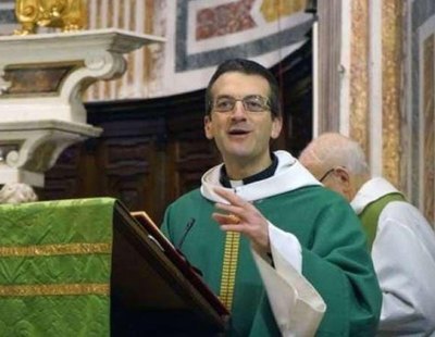 Un párroco italiano no bendice el domingo de ramos porque el Vaticano prohíbe bendecir parejas homosexuales