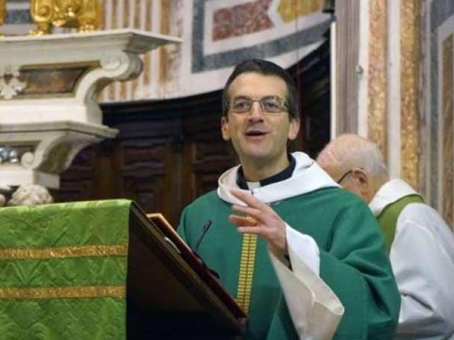 Un párroco italiano no bendice el domingo de ramos porque el Vaticano prohíbe bendecir parejas homosexuales