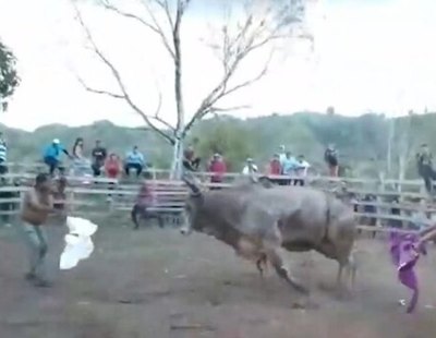 Muere corneado tras lidiar un toro con su camiseta en una corrida ilegal difundida en las redes