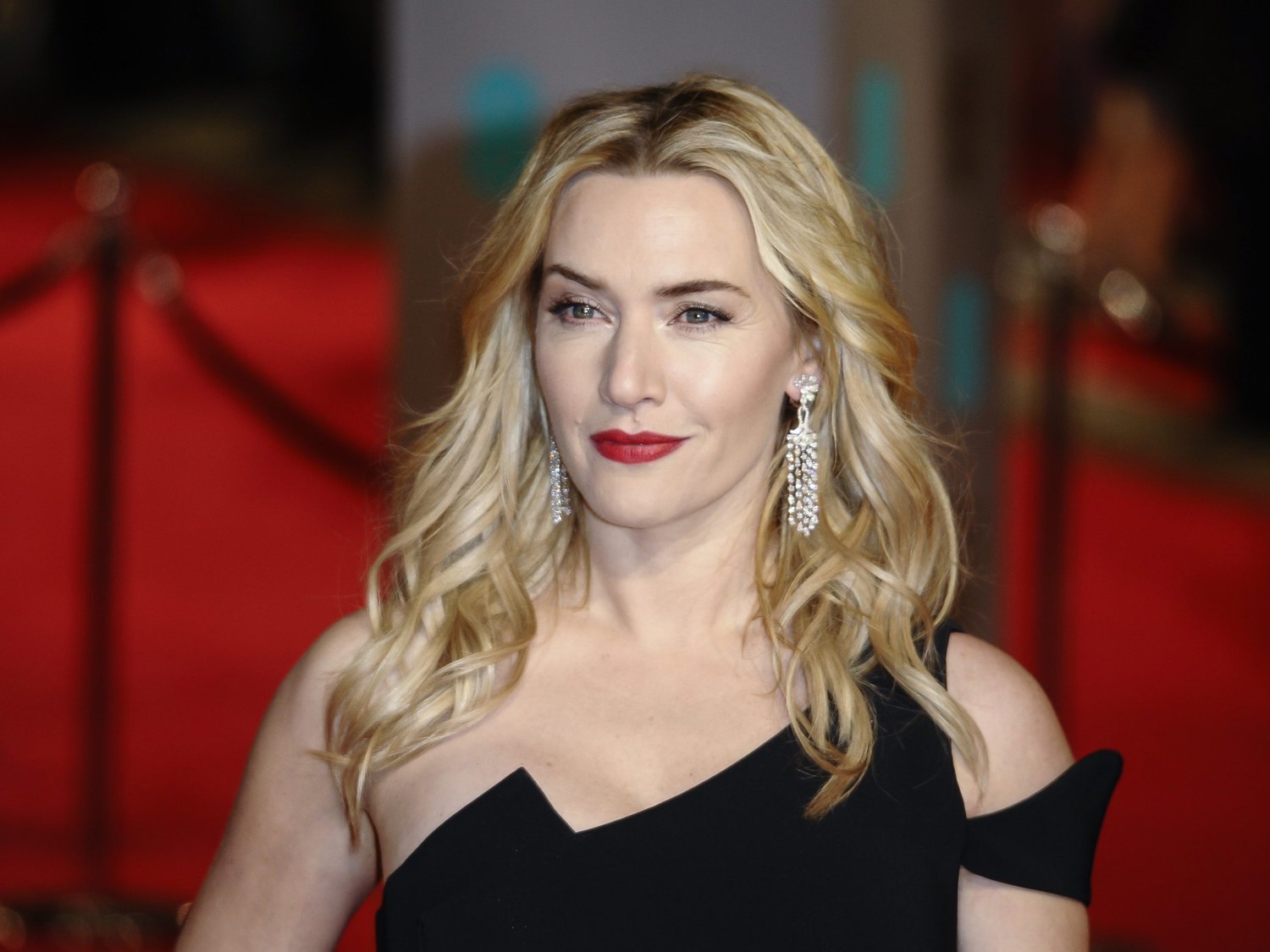 Kate Winslet denuncia la homofobia de Hollywood obligando a actores a ocultar su identidad