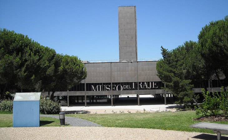 El Museo del Traje desde fuera