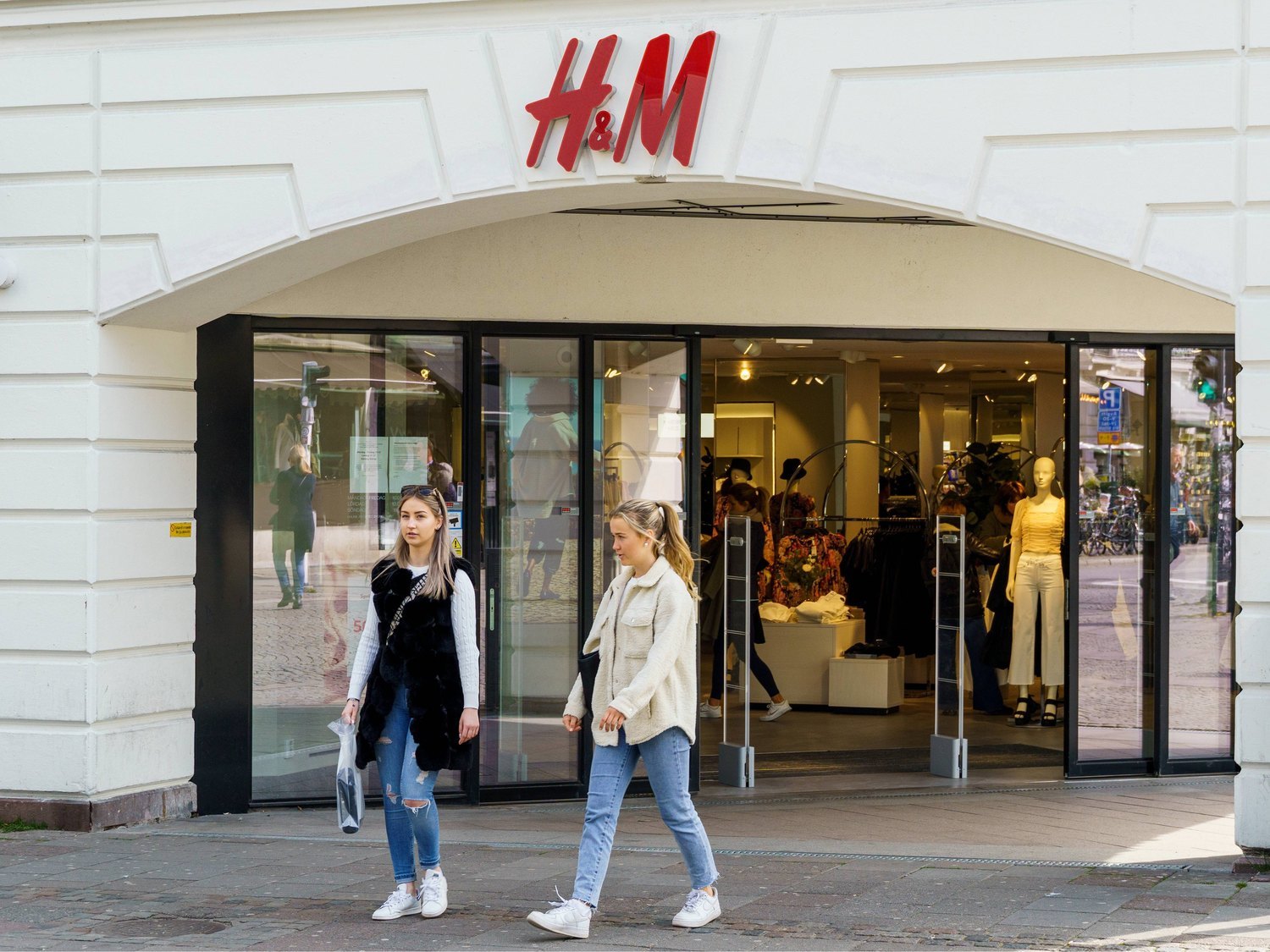 H&M cerrará estas 300 tiendas en España y aprueba un ERE para 1.100 empleados