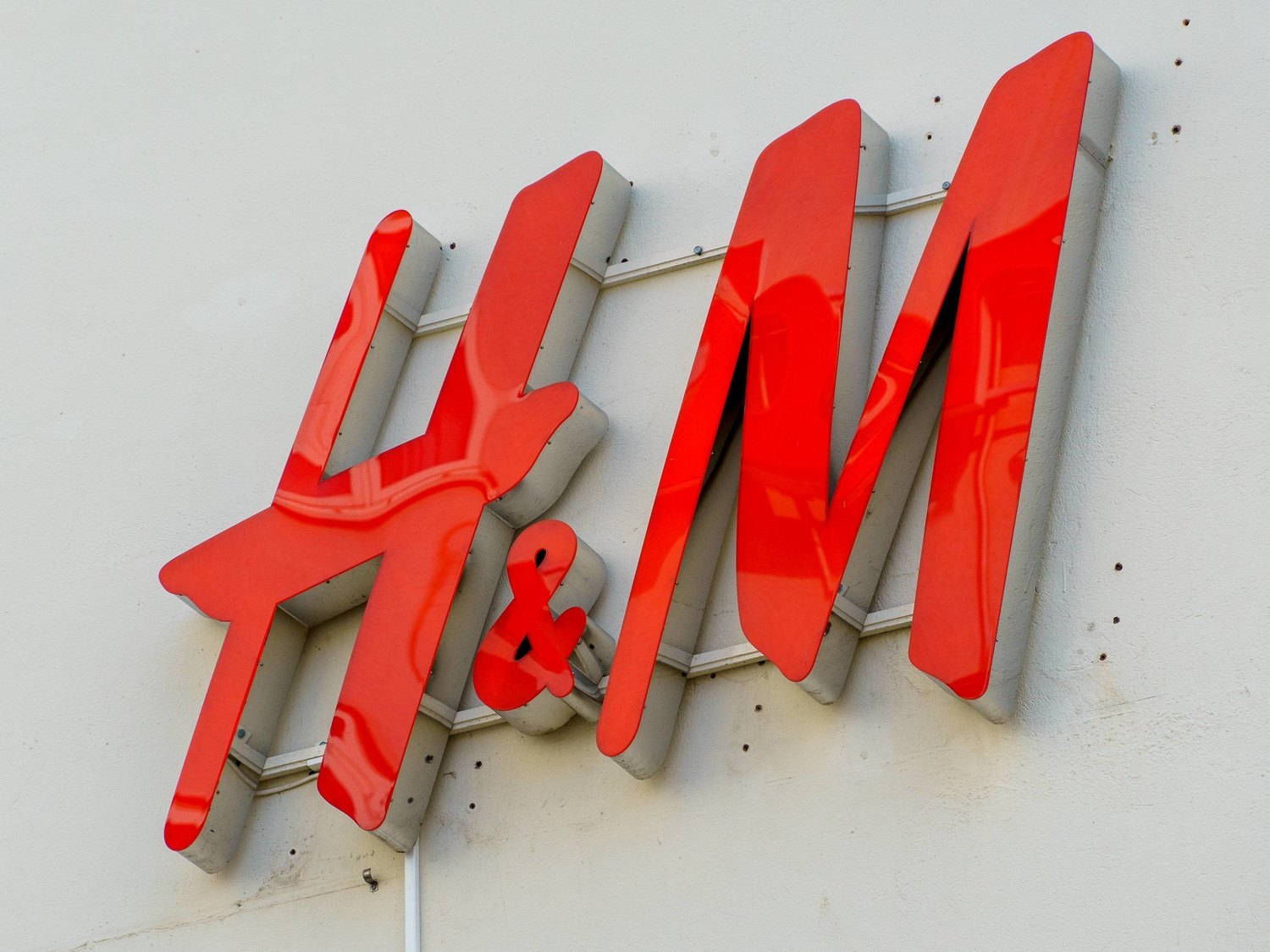 El 'apocalipsis retail' se instala en España: Todas las tiendas que H&M cierra en las próximas semanas