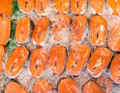 Alerta alimentaria: retiran este popular pescado de los supermercados y piden no consumirlo