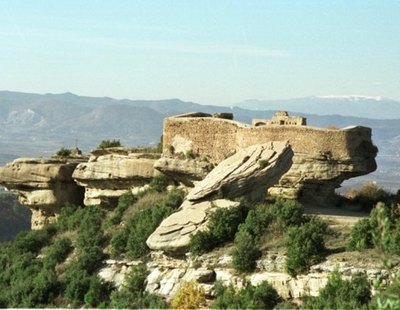 Muere en Barcelona tras caerse de un castillo mientras intentaba hacer una fotografía