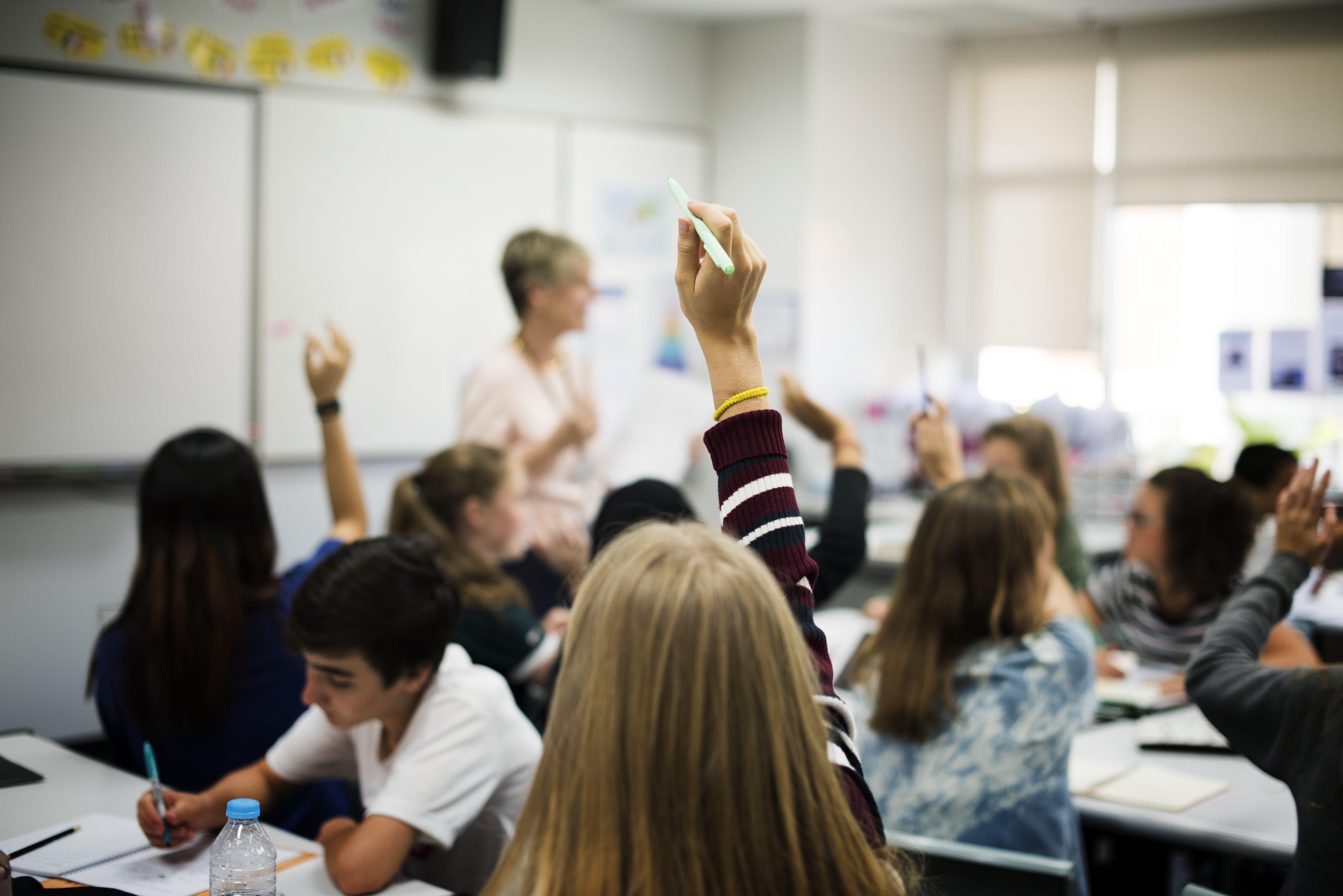 Las escuelas concertadas acogen menor alumnado migrante