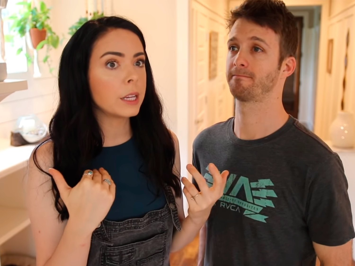 Una pareja de youtubers rechaza adoptar un bebé porque no podían mostrarlo en internet