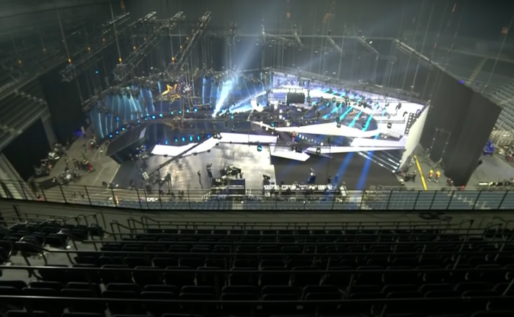 El set y decorado del segundo 'Free ESC' fue instalado dentro del Lanxess Arena, en Colonia (Alemania)