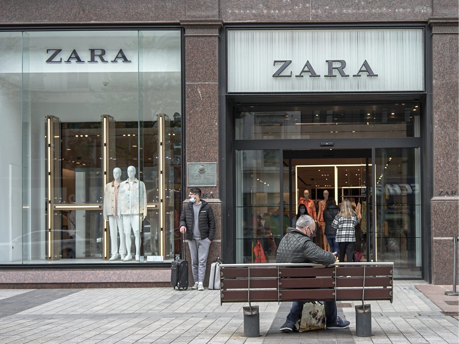 Todos los cierres de tiendas que prepara Inditex para este verano: de Zara a Stradivarius