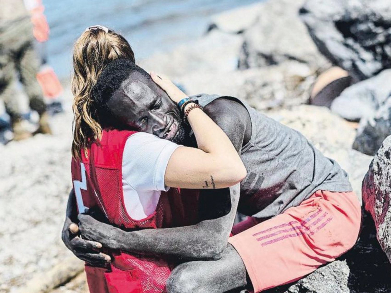 El emotivo reencuentro entre Luna y Abdou, los protagonistas del abrazo en Ceuta