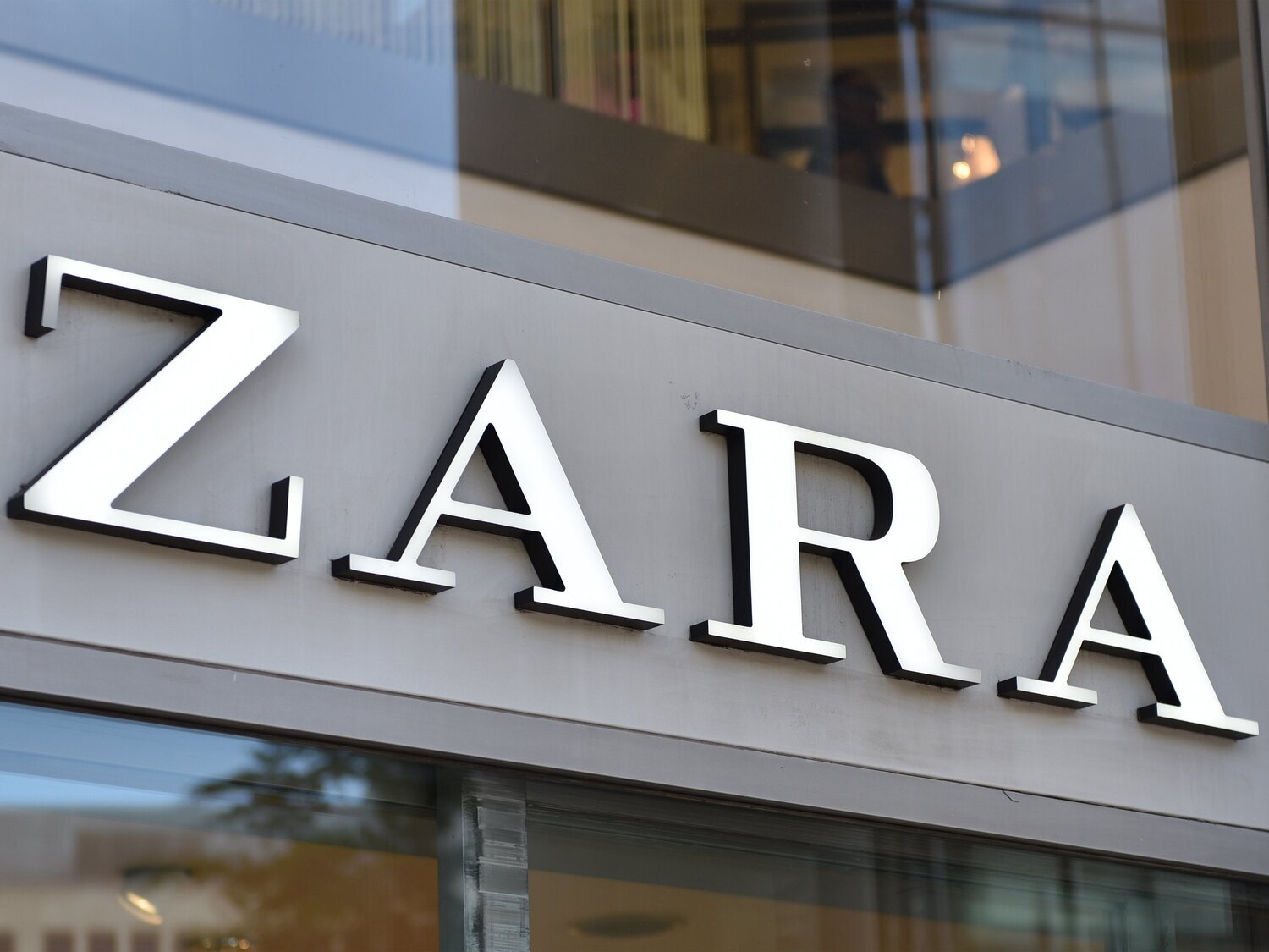 Inditex ya vende más que antes de la pandemia pese a que cerrará 400 tiendas en 2021