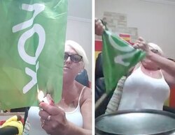 La 'youtuber' franquista Luisa Garrido quema una bandera de VOX tras enfrentarse a una diputada que le señaló por un bulo
