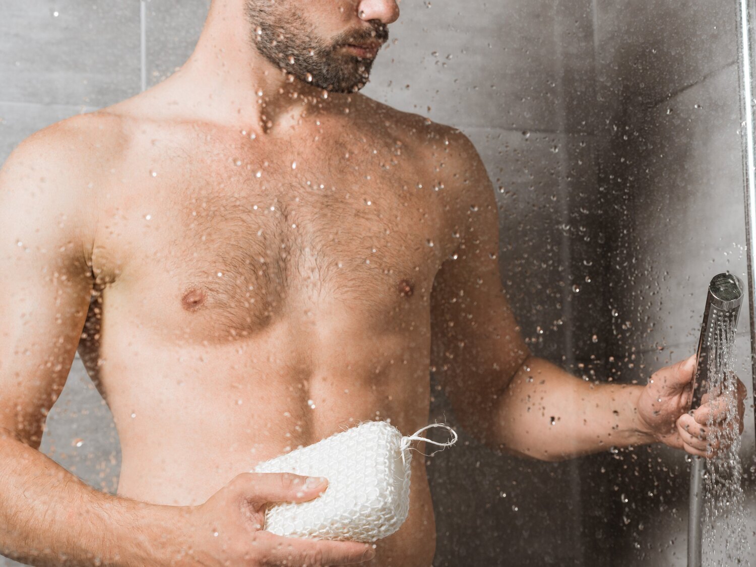 El 20% de los hombres se lava los genitales solo dos veces a la semana, según un estudio