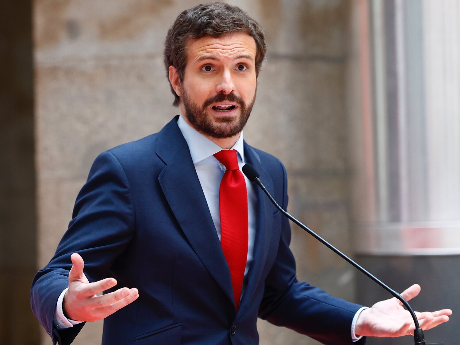 Recogida de firmas para que Pablo Casado deje de "dar la turra" recogiendo firmas y se dedique a hacer política