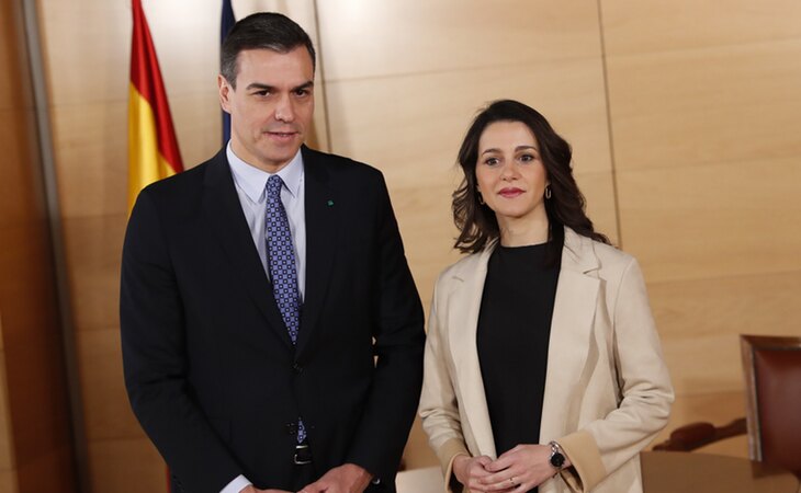 Pedro Sánchez e Inés Arrimadas durante un encuentro