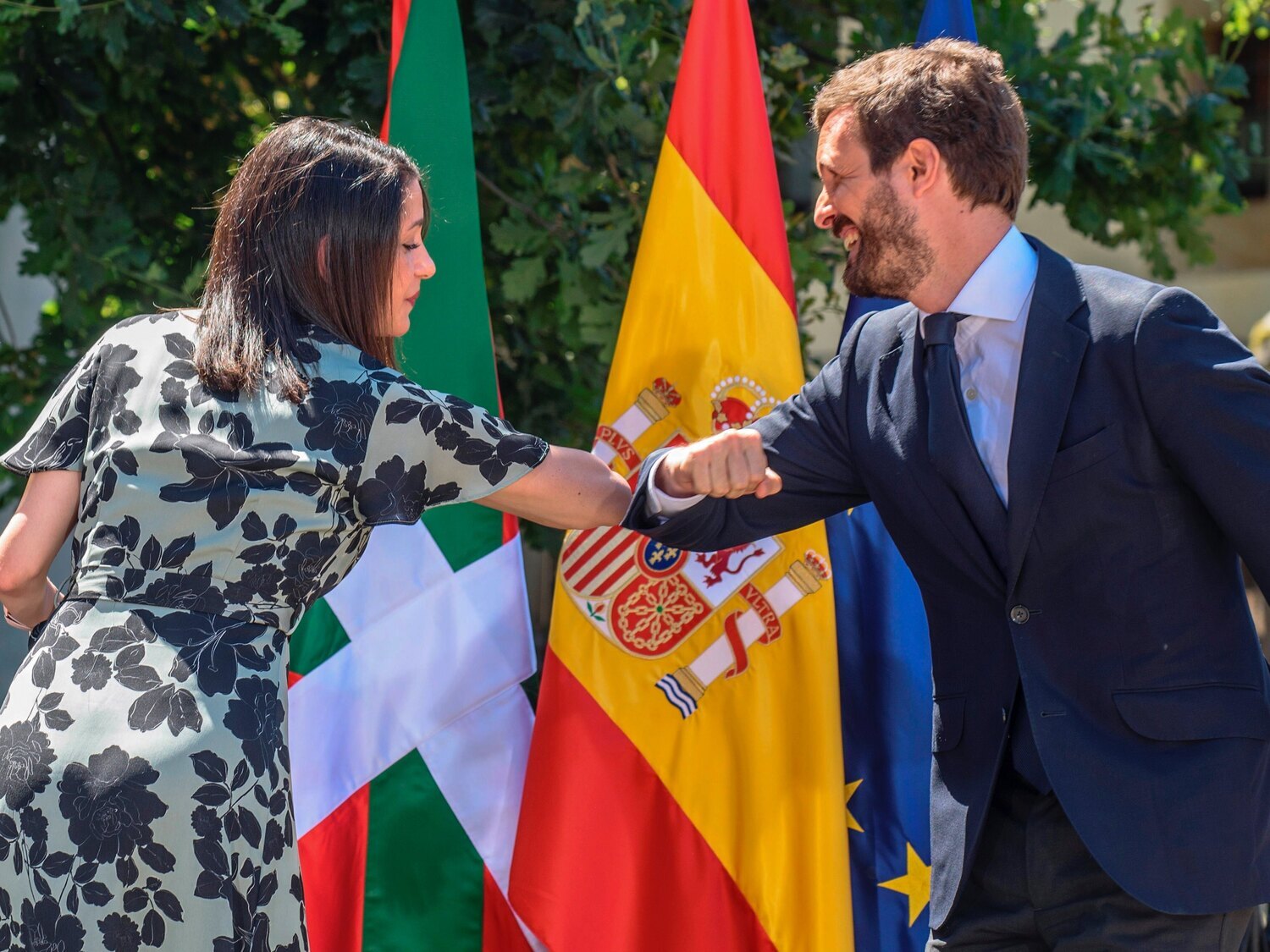 Inés Arrimadas anuncia que Ciudadanos apoyaría una moción de censura del PP contra Sánchez