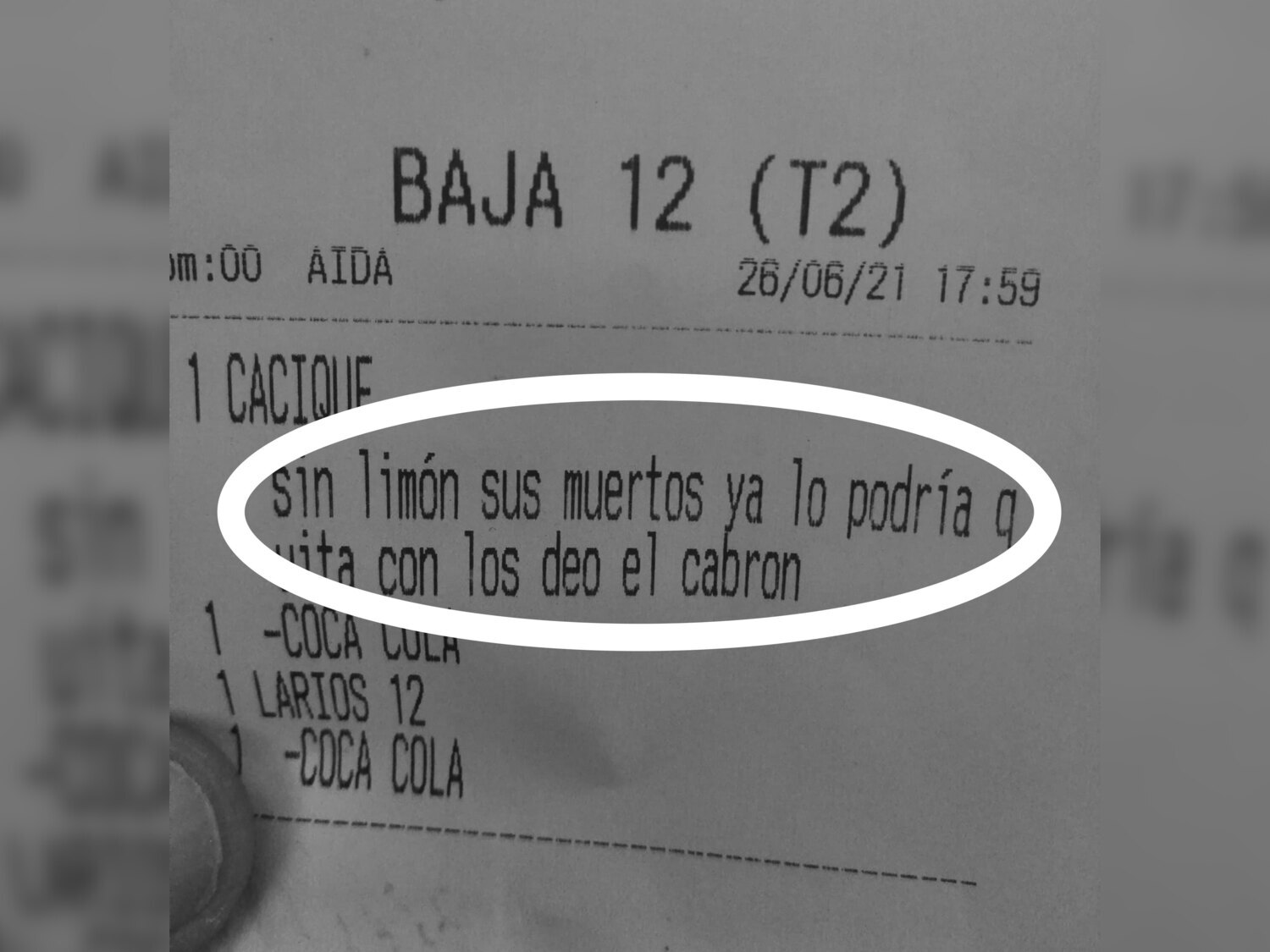 La surrealista cuenta de un bar de Cádiz que indignó al cliente y cuya historia triunfa en las redes