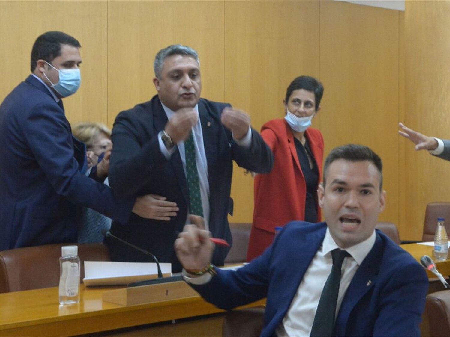 Una jueza propone juzgar por delito de odio al diputado de Ceuta que llamó "cobardes fascistas" a los líderes de VOX
