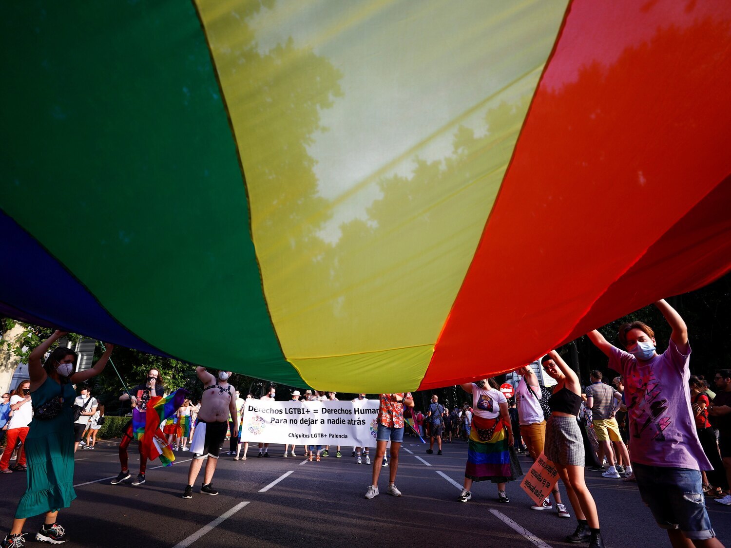 La UE inicia acciones legales contra Hungría y Polonia por violar los derechos de las personas LGTBI