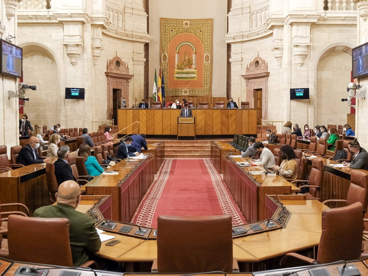 Una rata se cuela en el parlamento de Andalucía y siembra el pánico entre los diputados