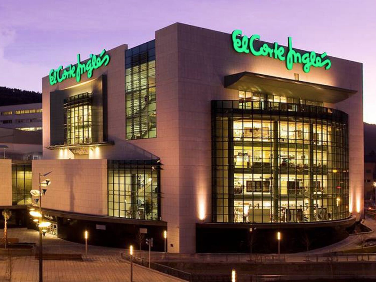 El Corte Inglés cierra definitivamente este emblemático centro comercial de siete plantas