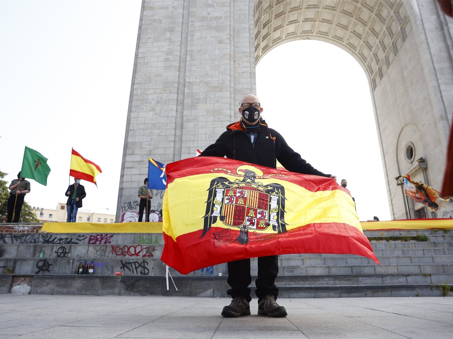 Blanquear el franquismo se castigará con multas de hasta 10.000 euros, según la nueva ley vasca de Memoria Histórica