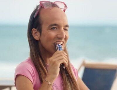 Snickers retira su campaña homófoba sin asumir responsabilidades y lo tilda de "malentendido"