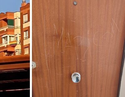 Cuelga la bandera LGTBI del balcón y los vecinos le rayan la puerta para escribirle "maricón"