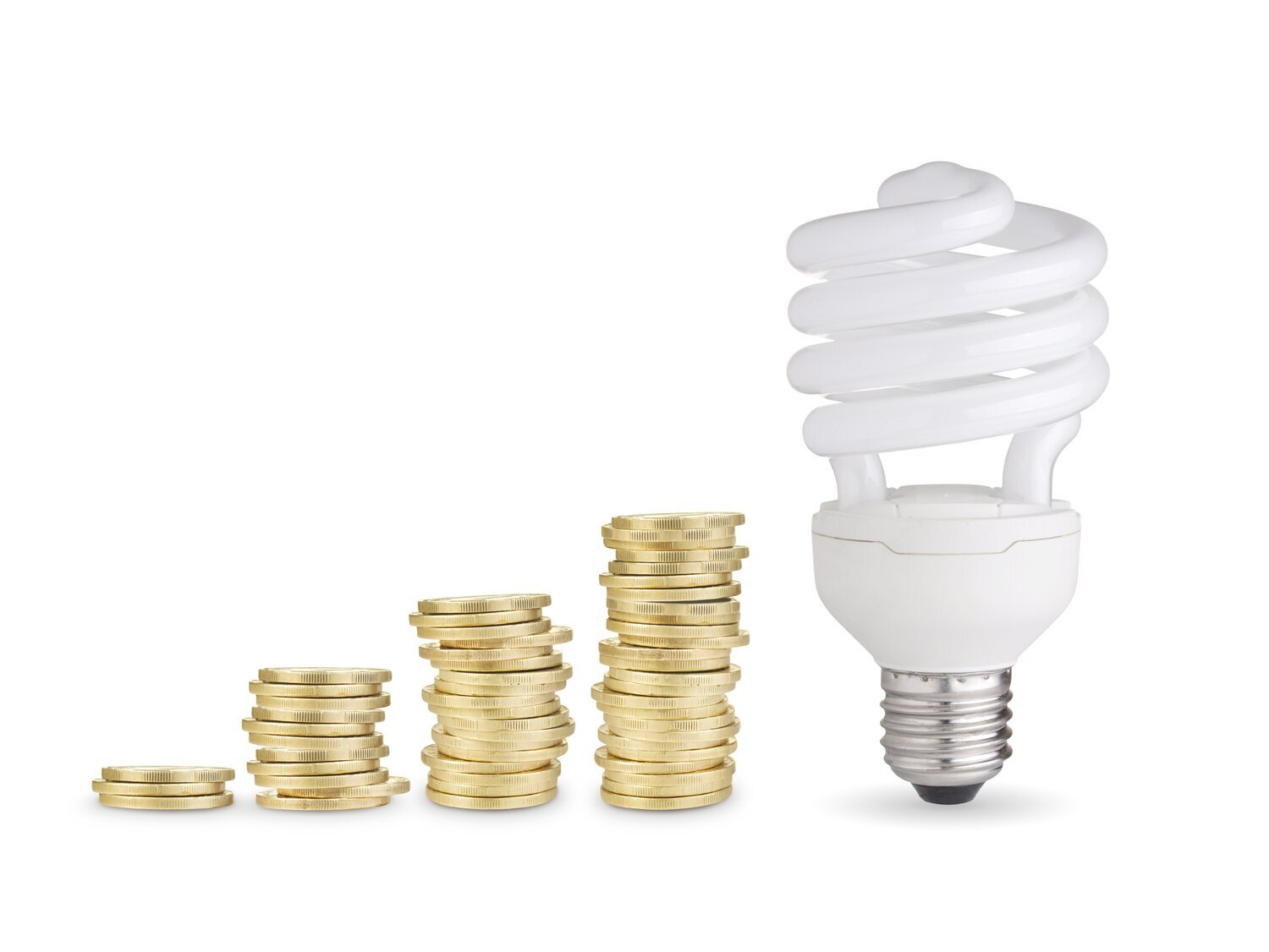 La OCU lanza una lista de consejos para ahorrar hasta 300 euros en la factura de la luz