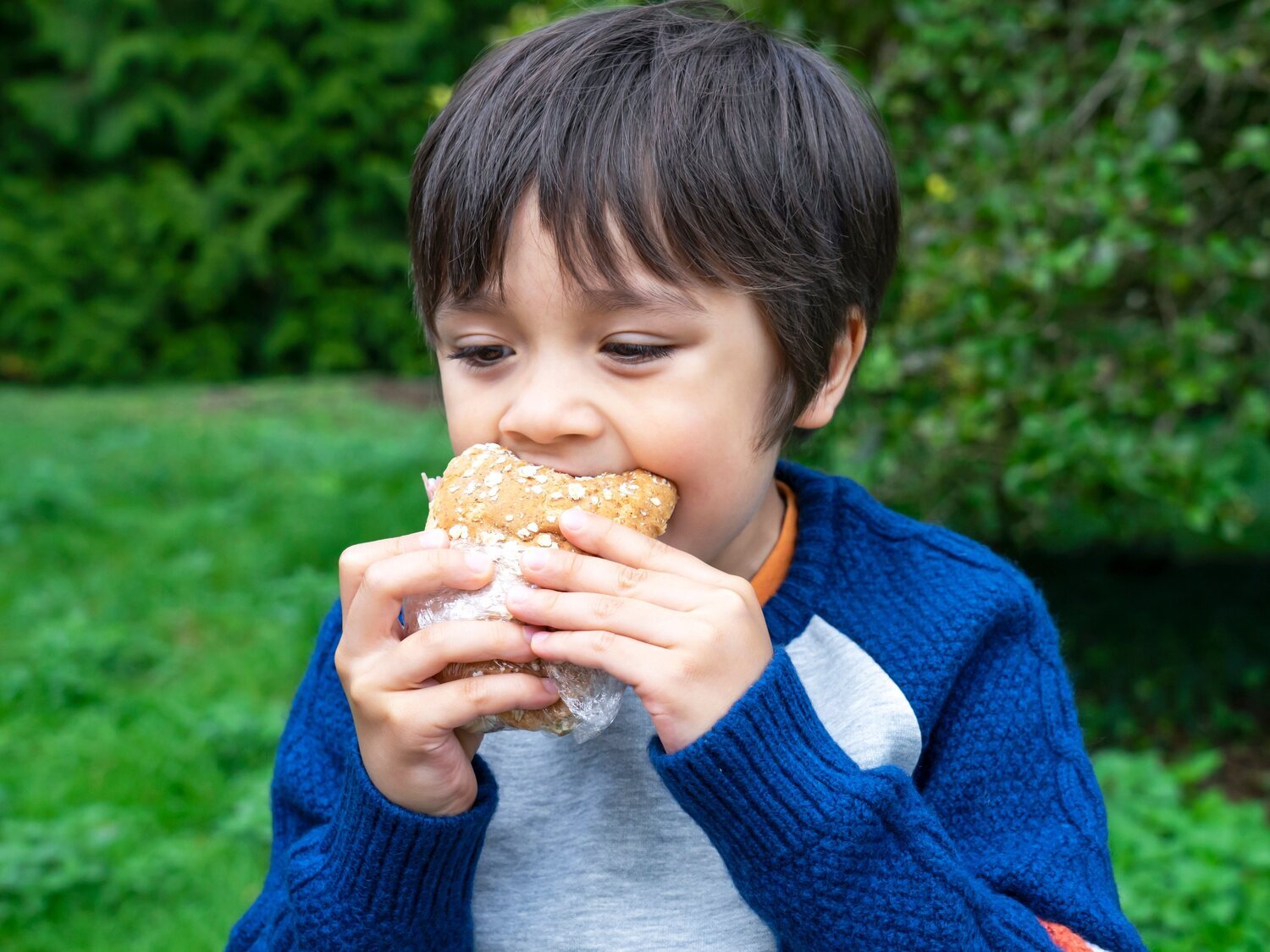 Un niño de 12 años con "fobia al a comida" ha sobrevivido doce años a base de pan blanco y yogures