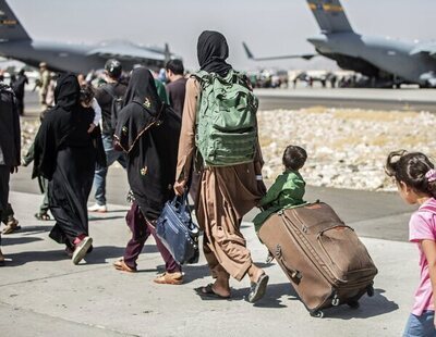 Dos explosiones en el exterior del aeropuerto de Kabul dejan al menos 95 muertos