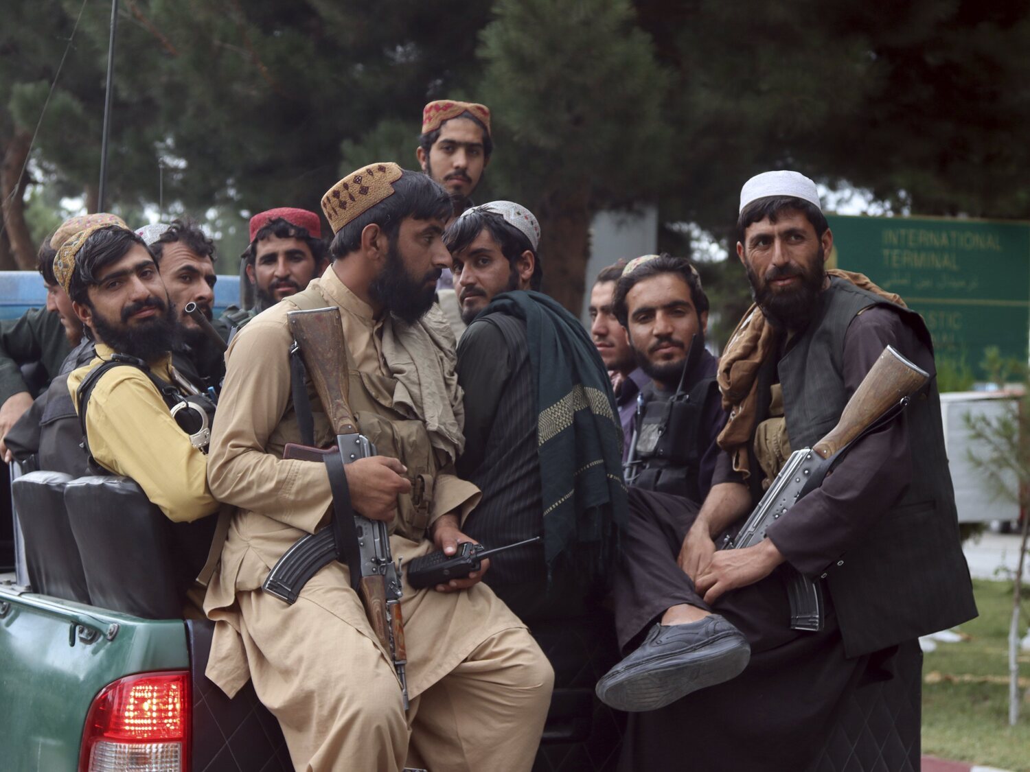 La emboscada a un homosexual en Afganistán por parte de los talibanes: prometieron ayudarlo, pero lo golpearon y violaron
