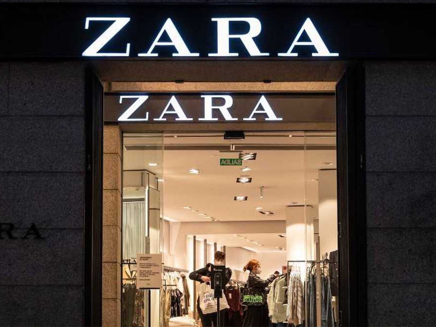 La dueña de Zara lanza ofertas de trabajo por toda España: lo que tienes que poner en el currículum para tener opciones de ser contratado