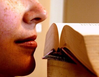 ¿Por qué nos gusta tanto el olor de los libros? La ciencia lo explica