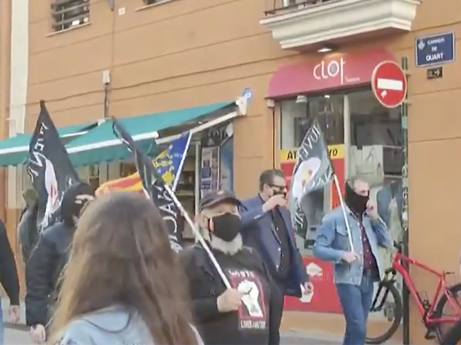 La jueza no ve delito de odio en la agresión a un joven al grito de "¡Sieg Heil!" tras una manifestación neonazi en Valencia