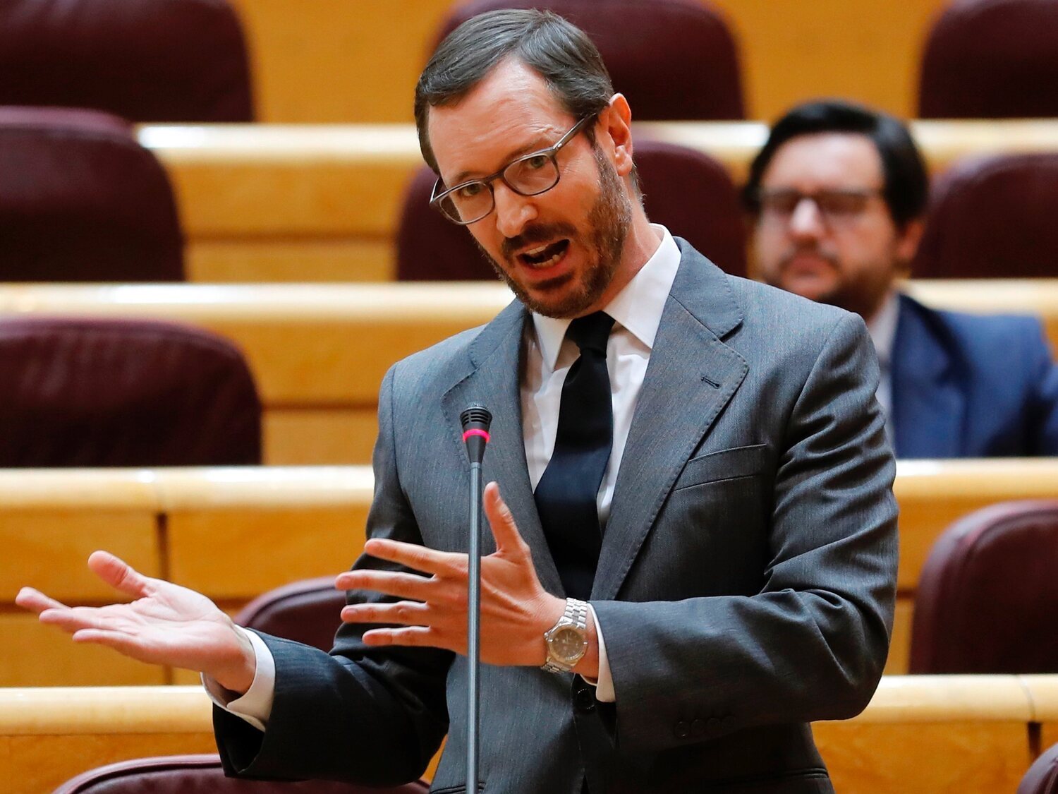 Así justifica Javier Maroto que el PP no votara a favor de reconocer los derechos de las parejas LGTBI en la UE