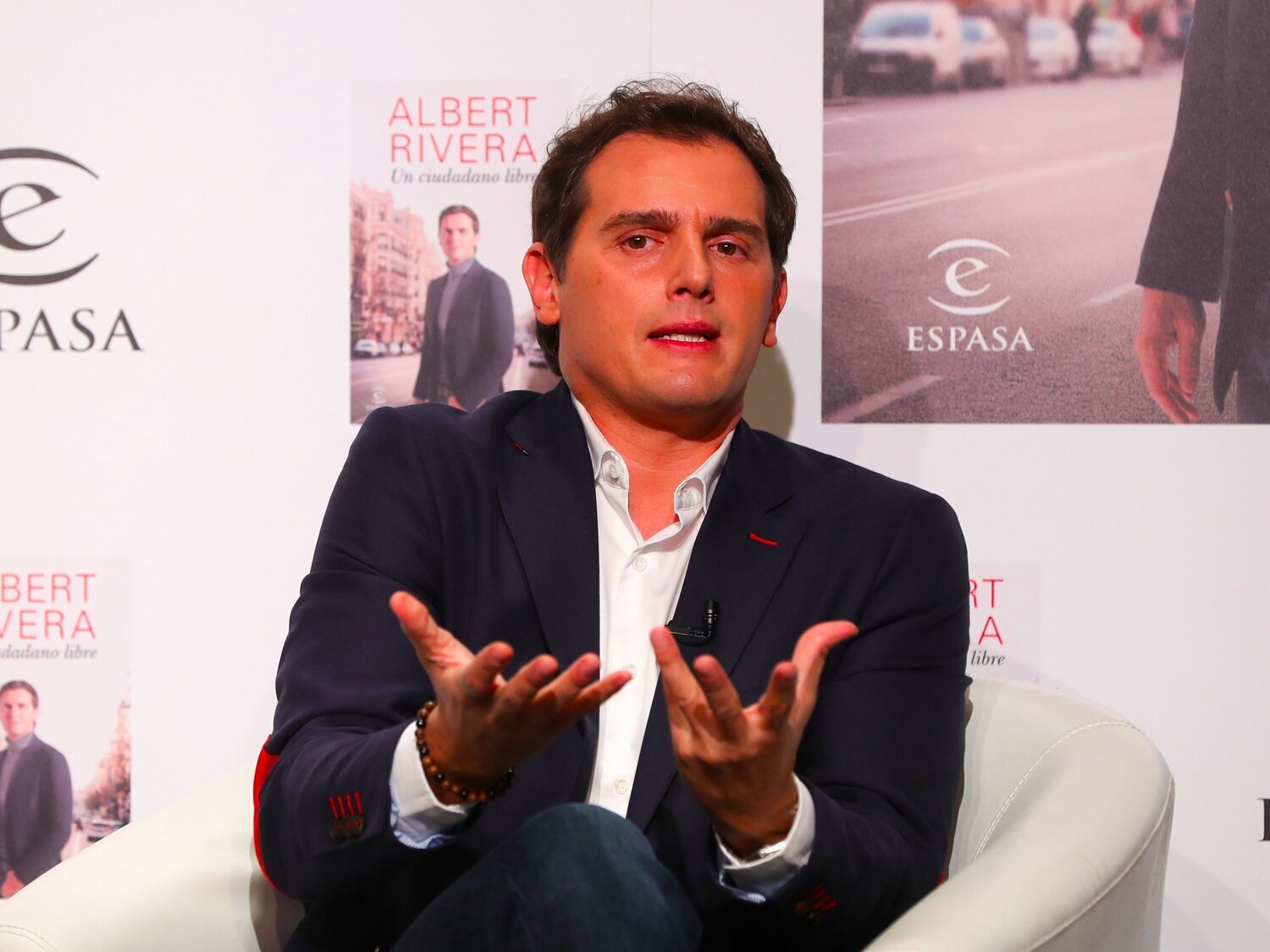 El máster de liderazgo de Albert Rivera se desinfla: no llena las plazas suficientes