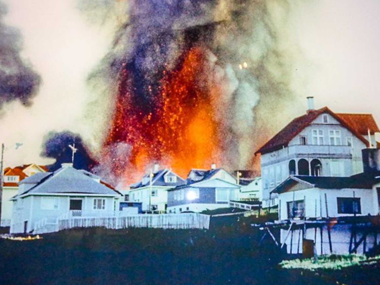 Así detuvieron los islandeses la lava del volcán Eldfell con agua de mar en 1973
